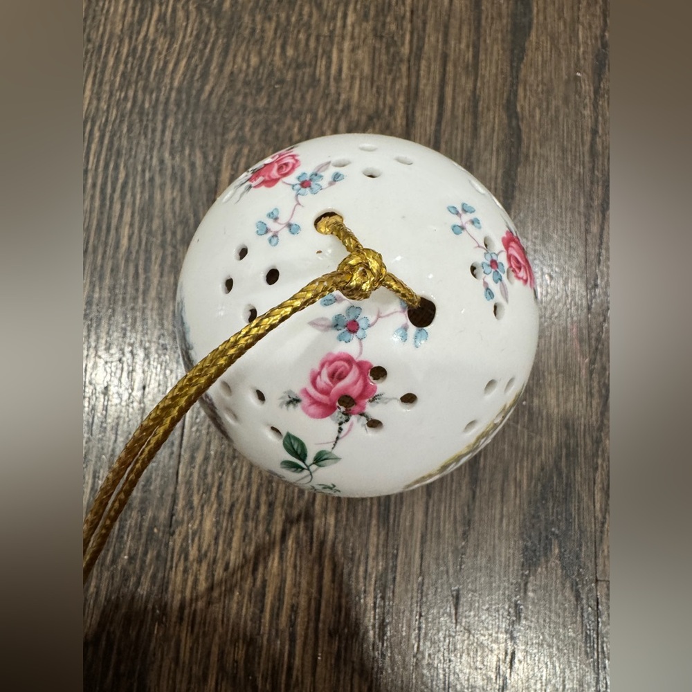 Taylor of London Porcelain Pomander Potpourri Holder Ball Ornament Victorian - Picture 3 of 7